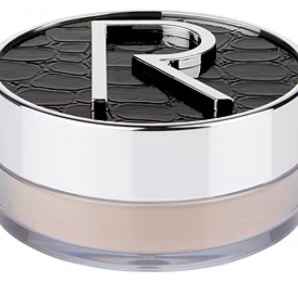 Rodial Glass Powder - Loose Blurring Powder - Picture 2 of 4